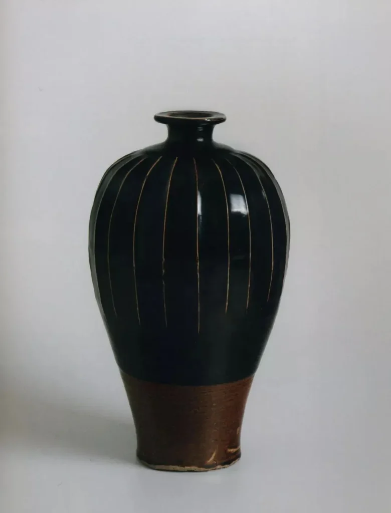 Black glaze plum vase with white lines