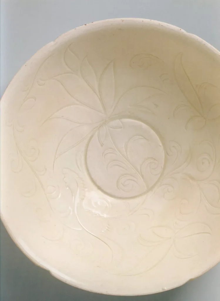 White porcelain carving bowl